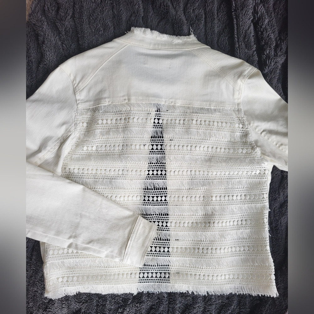 Women’s white denim jacket with patterned cut out back and frayed collar… - Picture 2 of 12